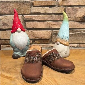 UGG Brown Tweed Mules!